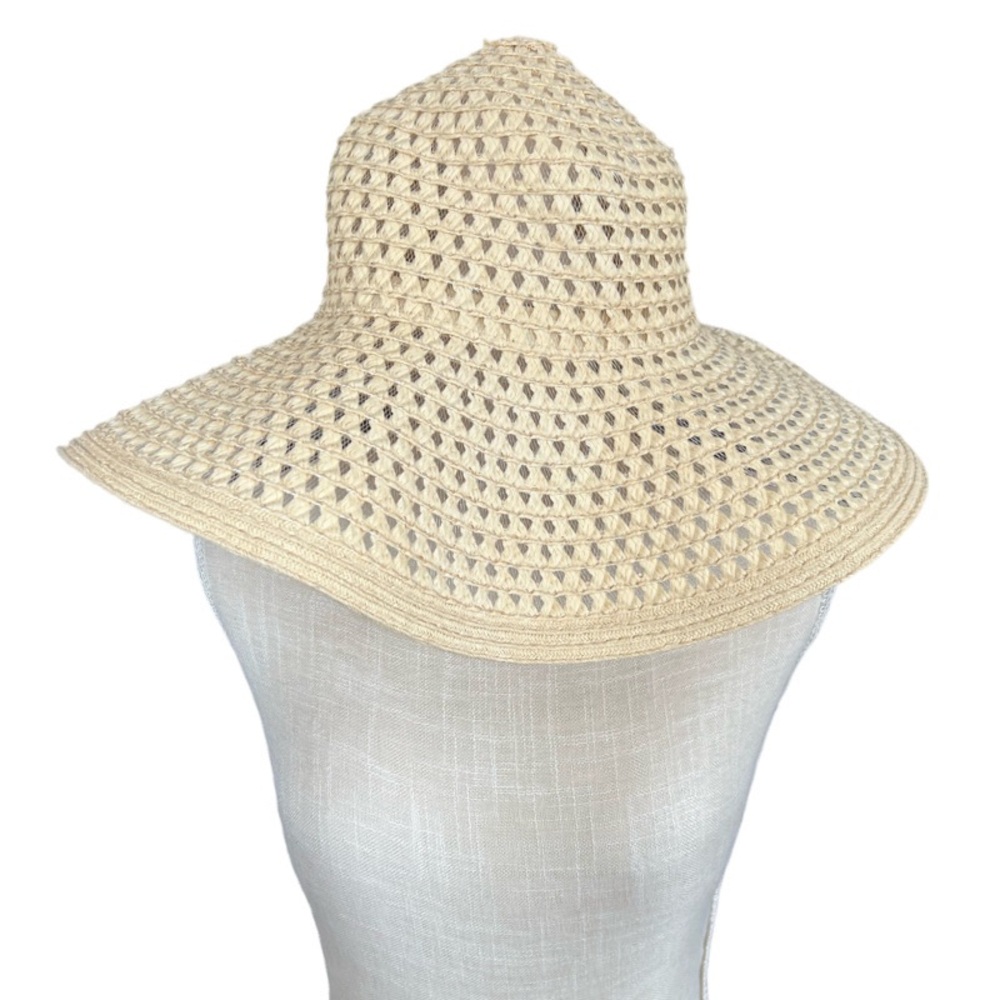 Atmosphere - Oversized Crochet Sun Hat - Beige